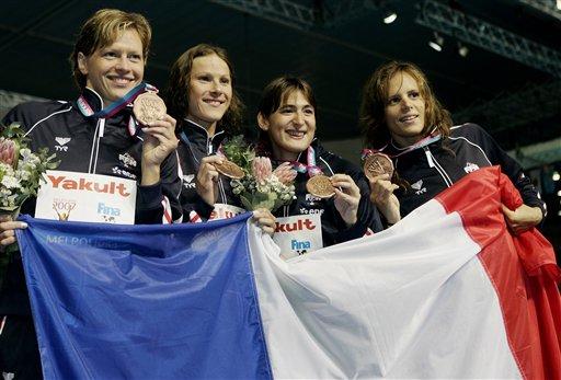 群体自由泳:法国队获得金牌 群体自由泳:法国队获得金牌