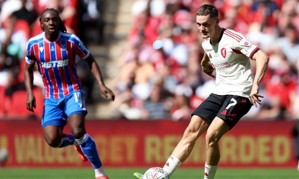 利物浦主教练盛赞球员表现,期待更好成绩 利物浦主教练盛赞球员表现,期待更好成绩