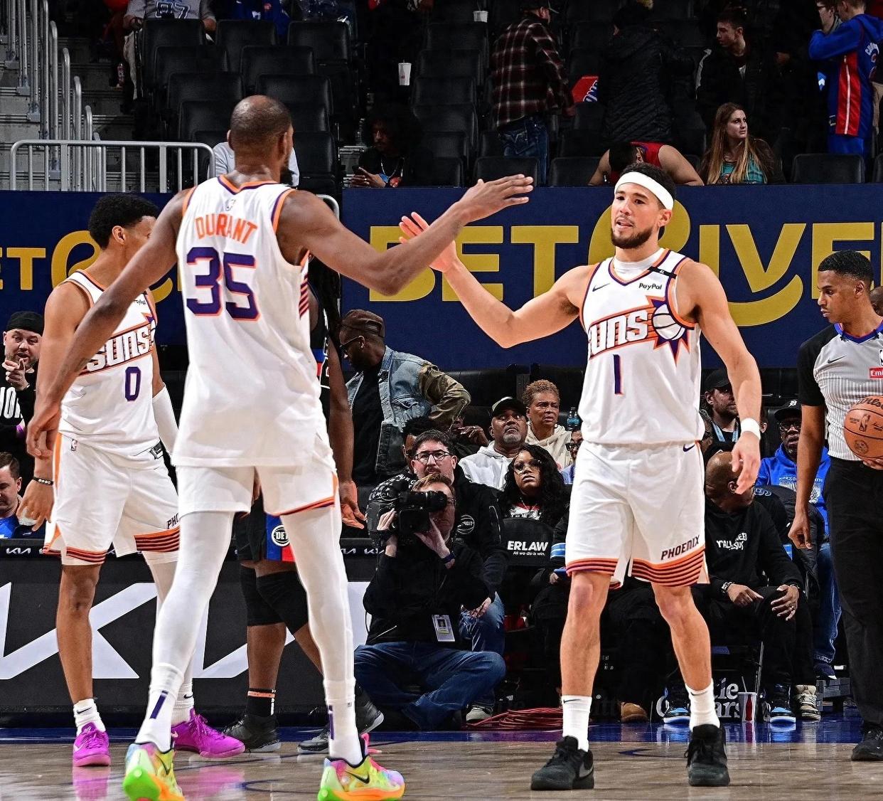 篮网险胜广州队，布克惊艳四座