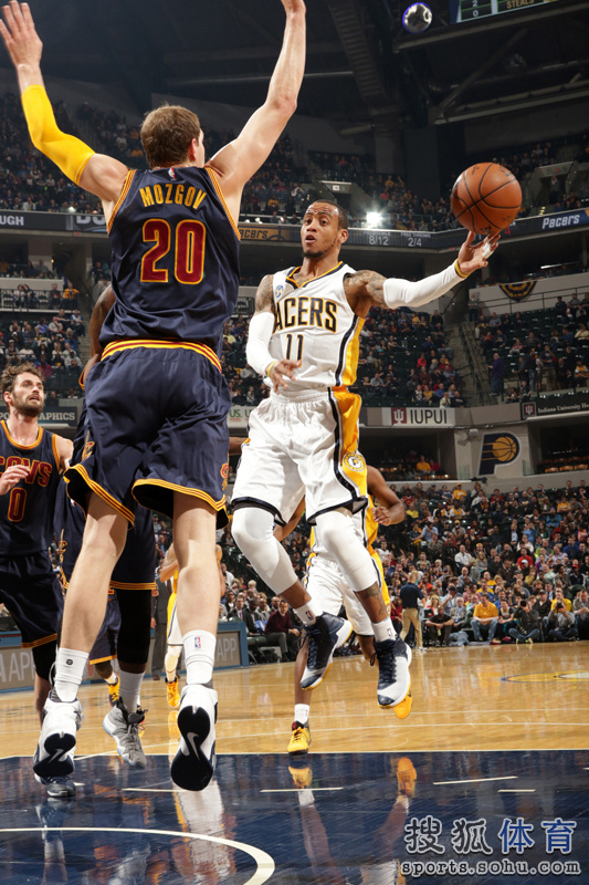 四川队鏖战步行者，欧文高光表现