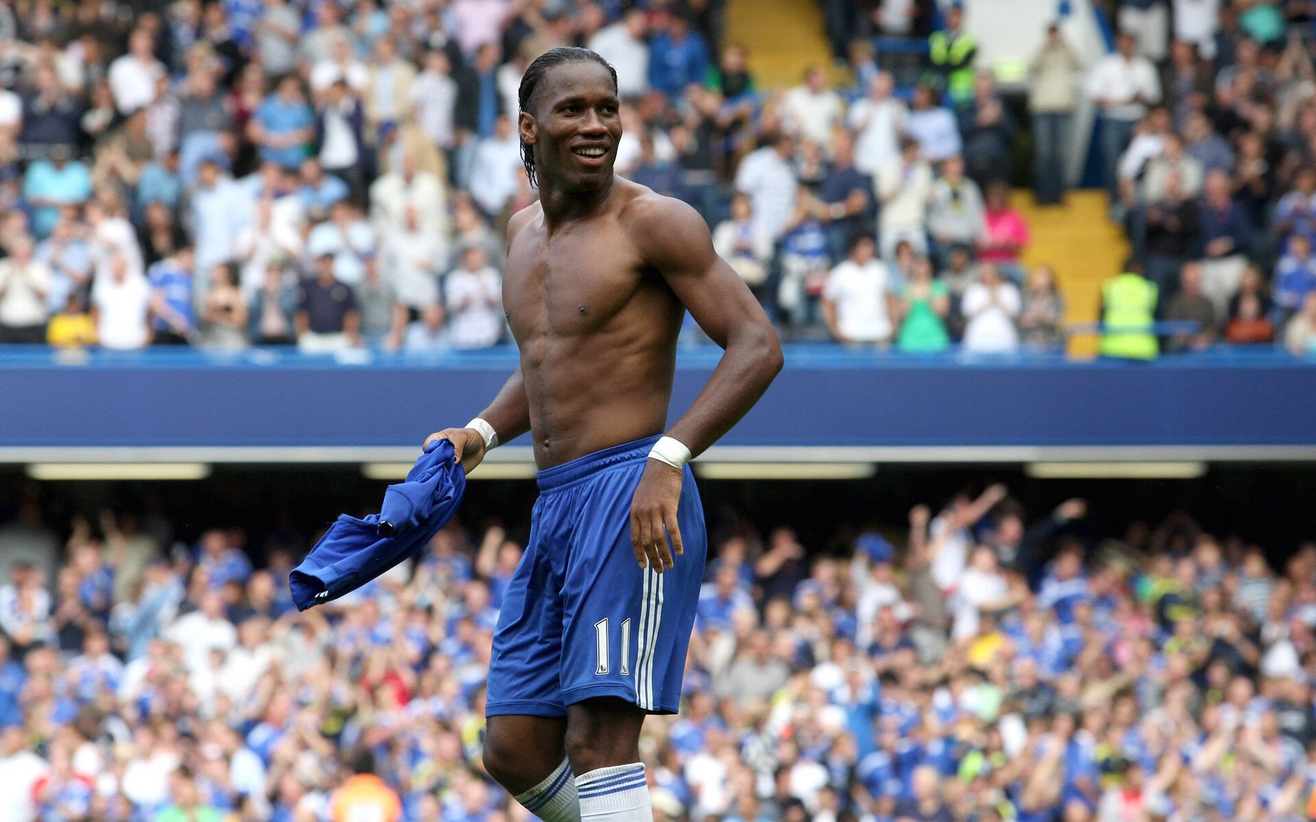 当曼城蓝遇见埃及黄，本泽马在战术版图上的巨星烙印